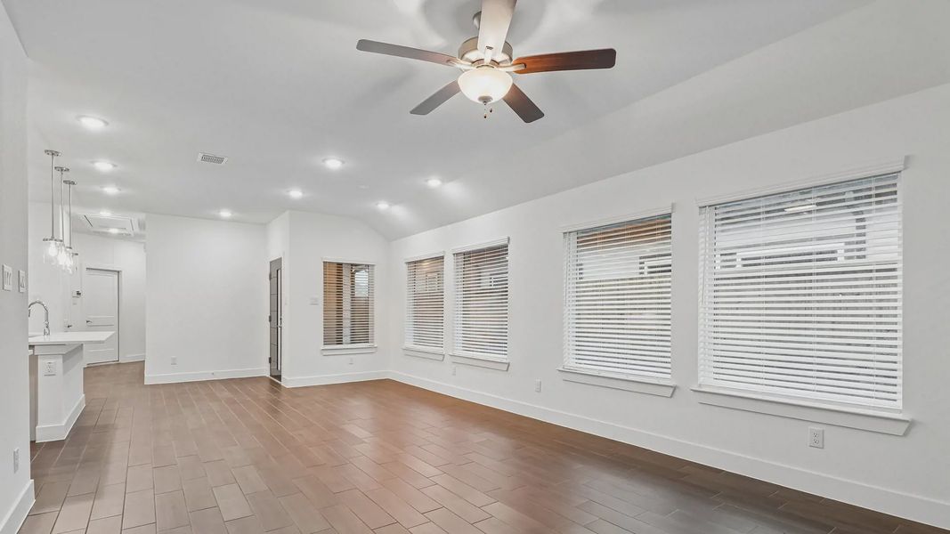 Spacious, unfurnished interior of a new home in Meridiana Townhomes, Manvel (Image 22).