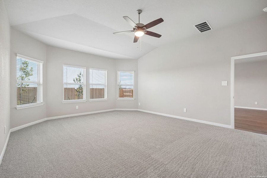 Spacious, unfurnished interior of a new home in Remington Ranch, San Antonio (Image 39).