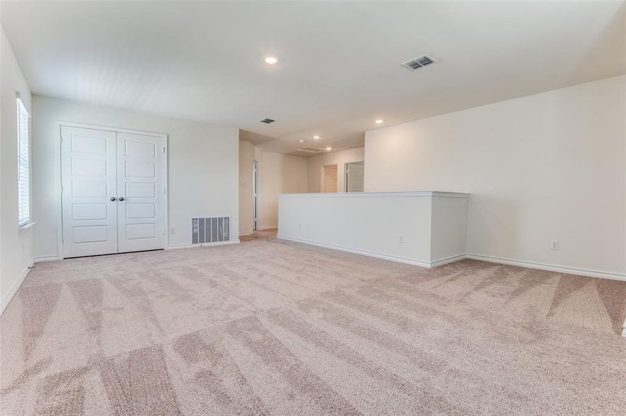 Image 29 of a home in Cottonwood Creek.