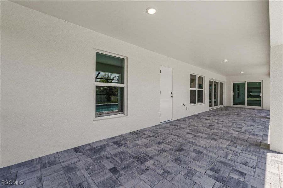 Spacious, unfurnished interior of a new home in Cape Coral, Cape Coral (Image 27). Spacious, unfurnished interior of a new home in Cape Coral, Cape Coral (Image 27).
