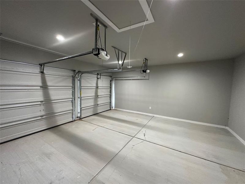 Spacious, unfurnished interior of a new home in , Comanche (Image 27).