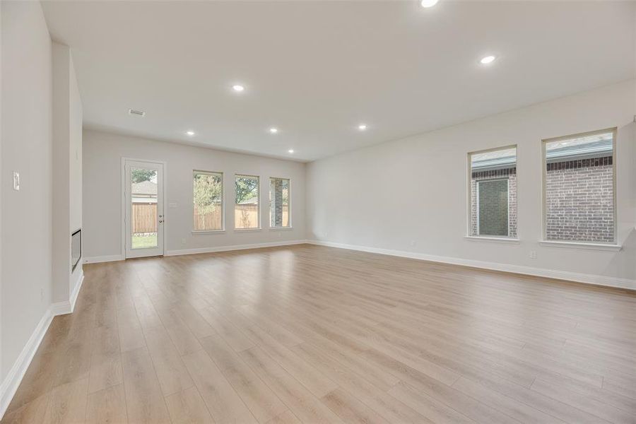 Spacious, unfurnished interior of a new home in Bayside, Rowlett (Image 20). Spacious, unfurnished interior of a new home in Bayside, Rowlett (Image 20).