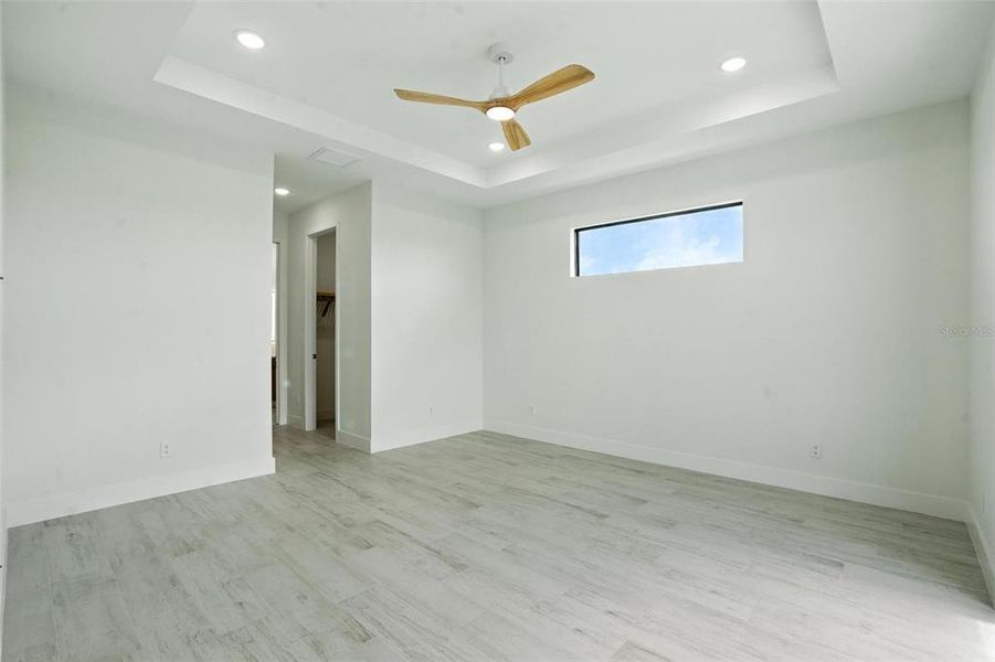 Spacious, unfurnished interior of a new home in , Port Charlotte (Image 37).