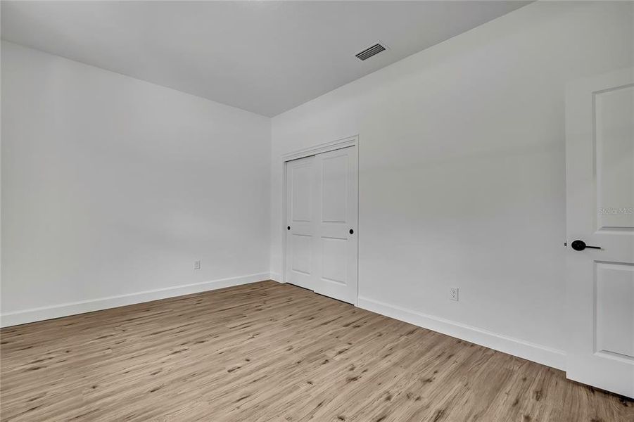 Spacious, unfurnished interior of a new home in , Weeki Wachee (Image 46).