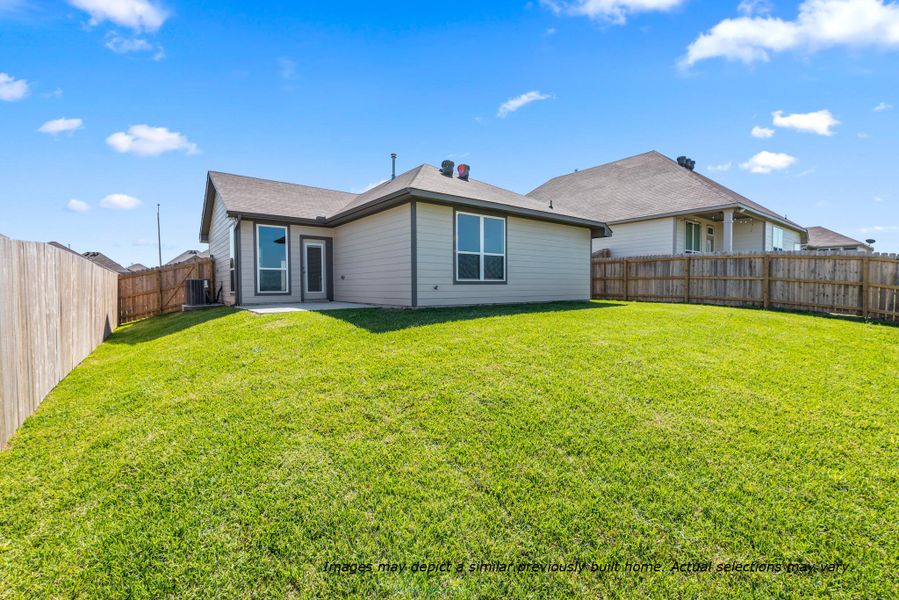 Exterior details and patio area of a home in Eagles Landing, Waco (Image 22).