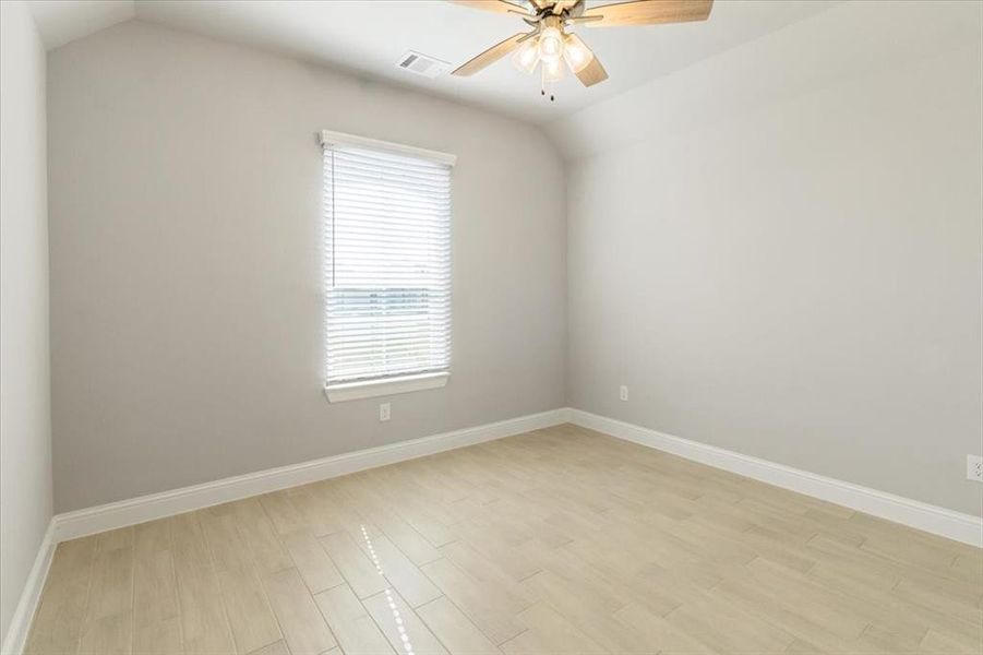 Spacious, unfurnished interior of a new home in , Weatherford (Image 30).