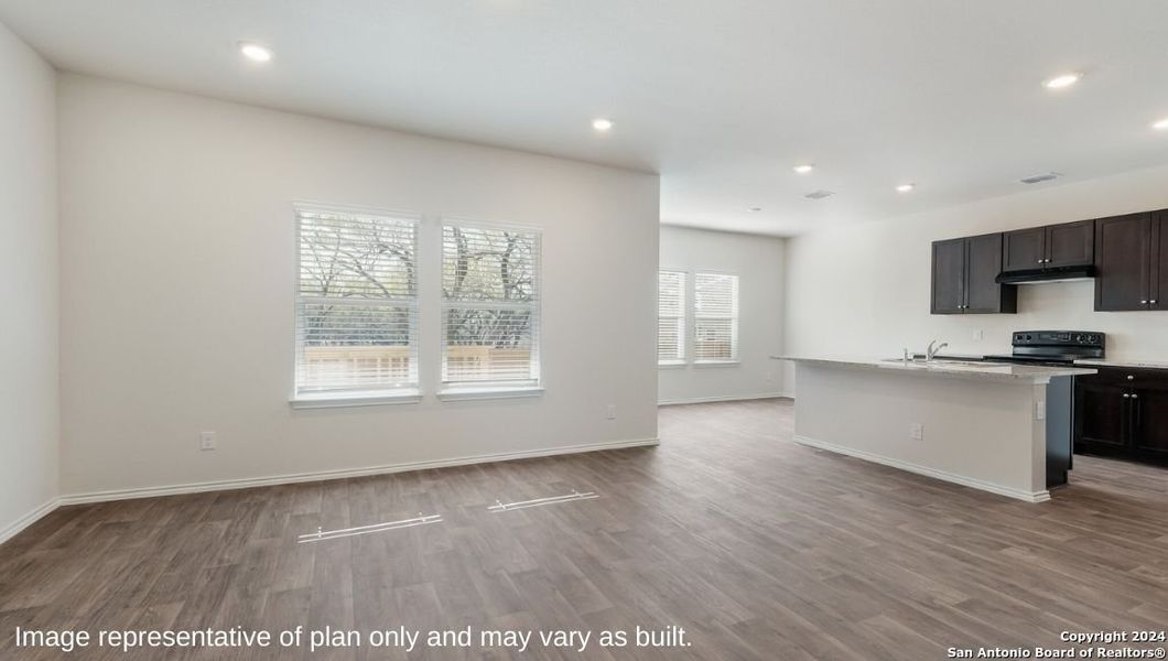 Spacious, unfurnished interior of a new home in Langdon, San Antonio (Image 12).