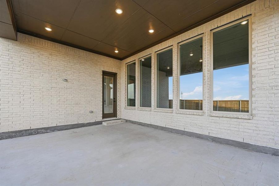 Exterior details and patio area of a home in Saddle Star Estates, Rockwall (Image 2). Exterior details and patio area of a home in Saddle Star Estates, Rockwall (Image 2).