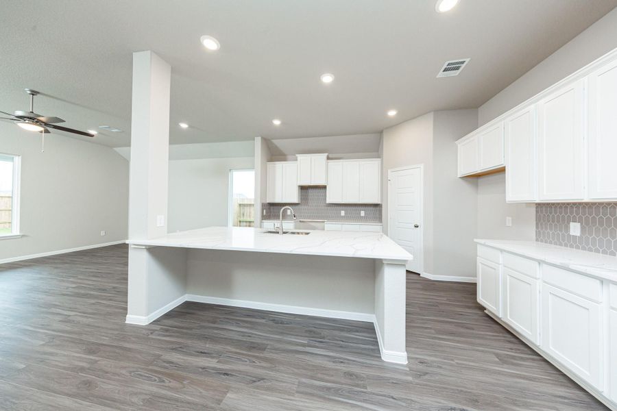 Furnished interior view inside a new home in River Ranch, Dayton (Image 10).
