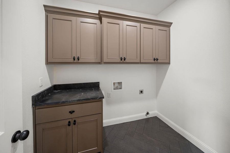 Furnished interior view inside a new home in , Tyler (Image 14).