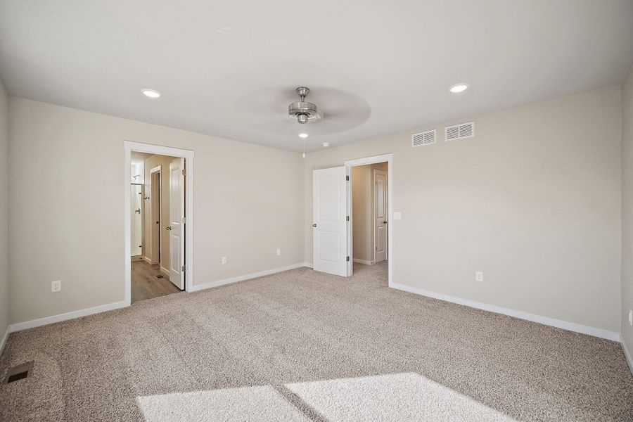 Spacious, unfurnished interior of a new home in Ridge at Lorson Ranch, Colorado Springs (Image 16).