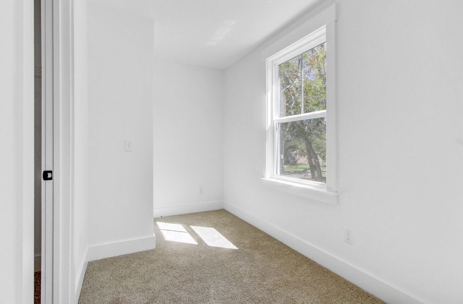 Spacious, unfurnished interior of a new home in , Charleston (Image 18).
