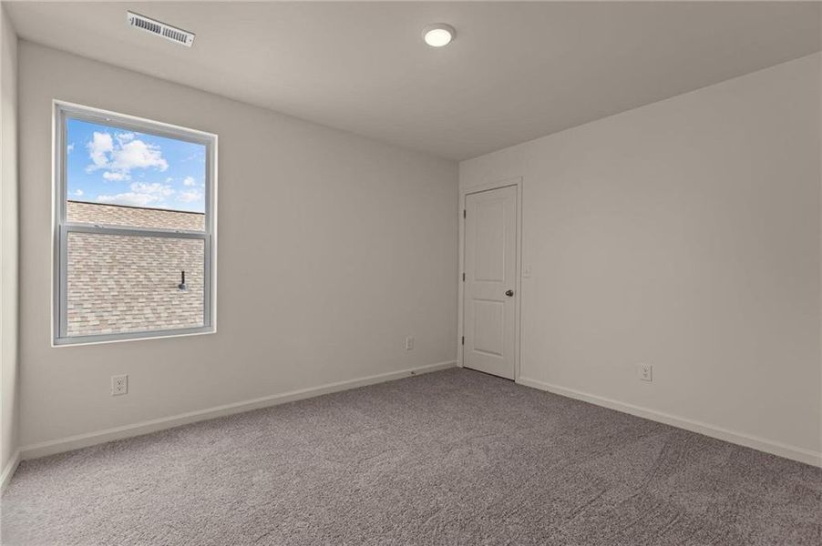 Spacious, unfurnished interior of a new home in Crescent Pointe, Carrollton (Image 15).