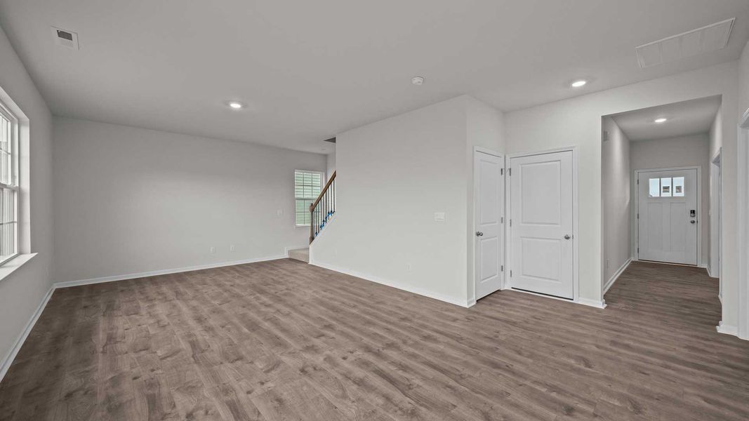 Spacious, unfurnished interior of a new home in Ridgewood Farms, Winterville (Image 17).