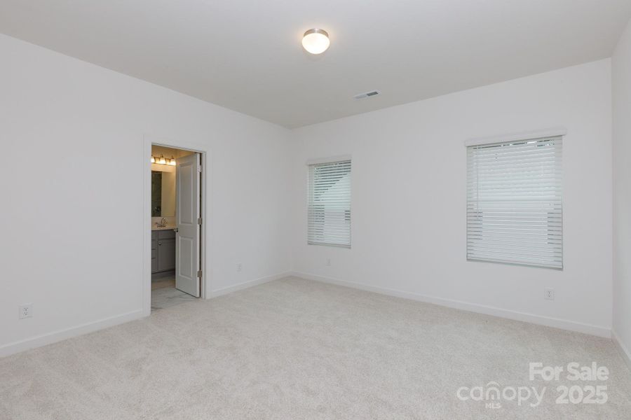 Spacious, unfurnished interior of a new home in , Charlotte (Image 14).