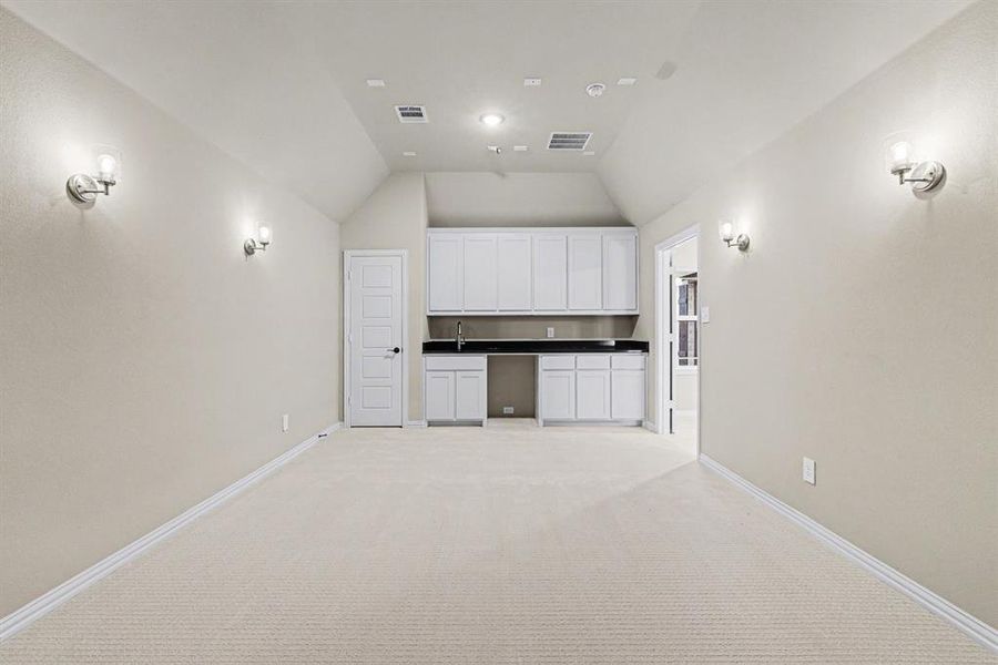 Spacious, unfurnished interior of a new home in , Prosper (Image 25).