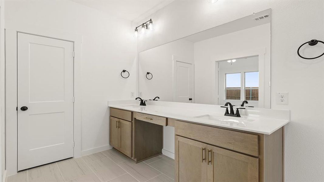 22. 1331 Burgess - Bath (3) 22. 1331 Burgess - Bath (3)