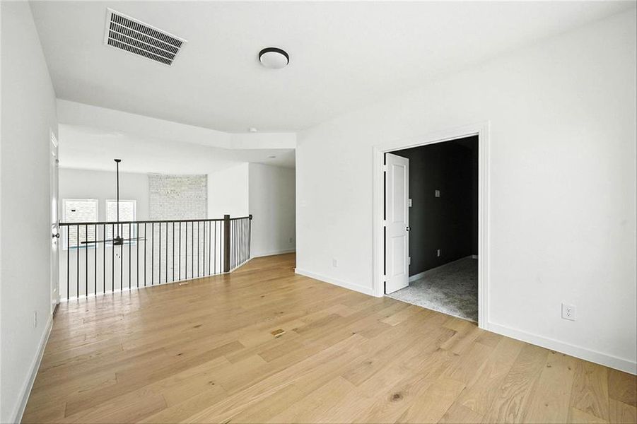 526RedBarnMIDLB024 526RedBarnMIDLB024