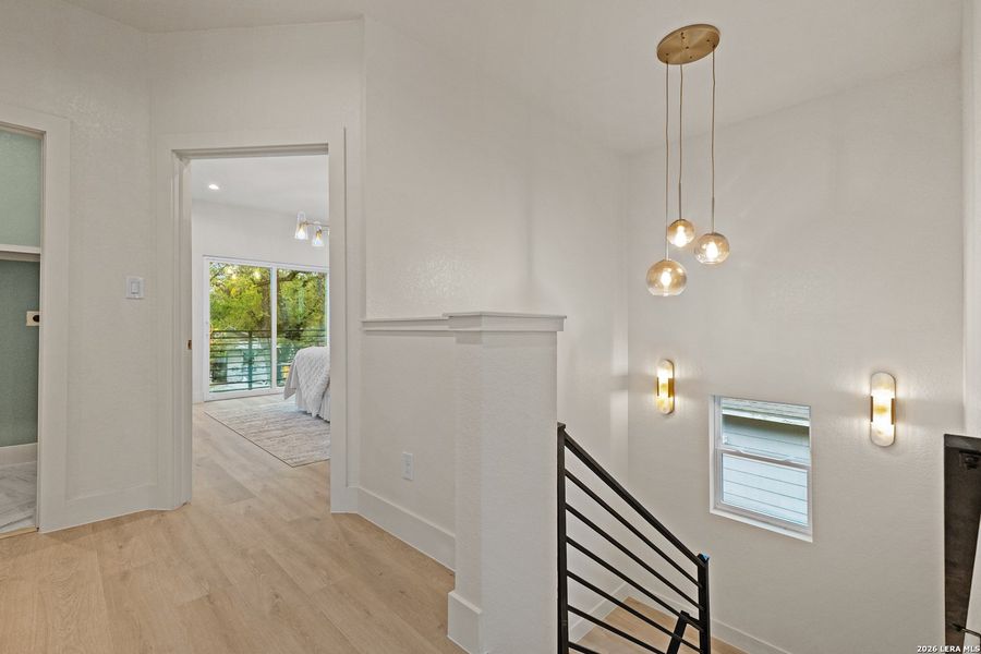 Spacious, unfurnished interior of a new home in , San Antonio (Image 18).