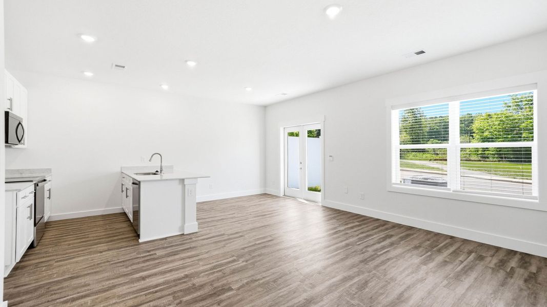 Spacious, unfurnished interior of a new home in The Arbor Townhomes, Kingsport (Image 14).