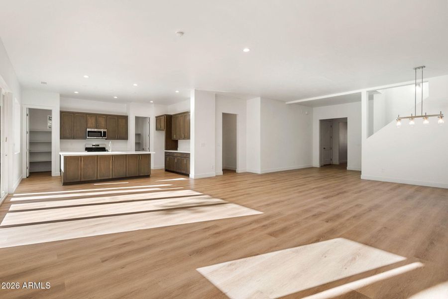 e8fe01a2-5b59-40e7-b220-5d9cf92e978e