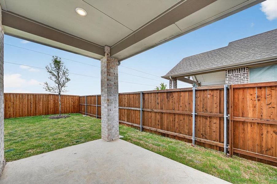 Exterior details and patio area of a home in Heritage Ranch, Sherman (Image 19).