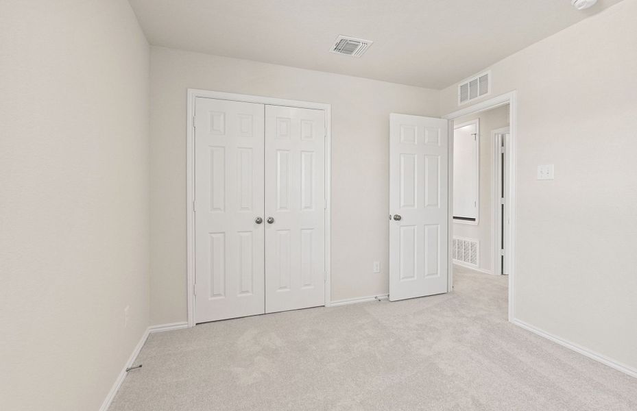 Spacious, unfurnished interior of a new home in Sonterra, Jarrell (Image 25).