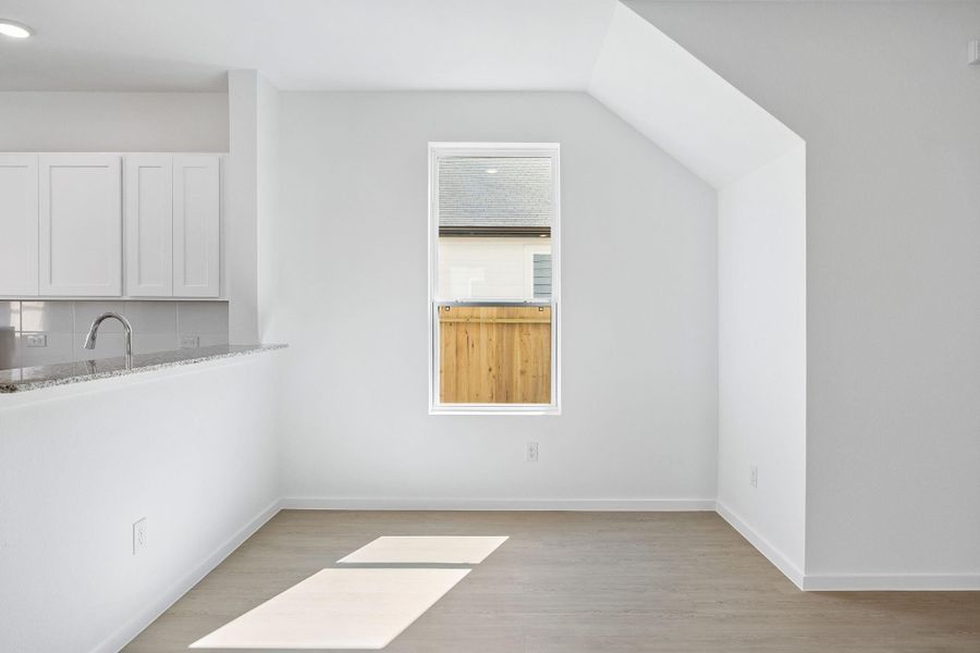 Spacious, unfurnished interior of a new home in Montgomery Bend, Montgomery (Image 24).