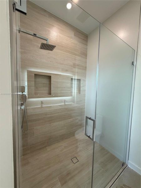 Spacious, unfurnished interior of a new home in , Key Largo (Image 7). Spacious, unfurnished interior of a new home in , Key Largo (Image 7).