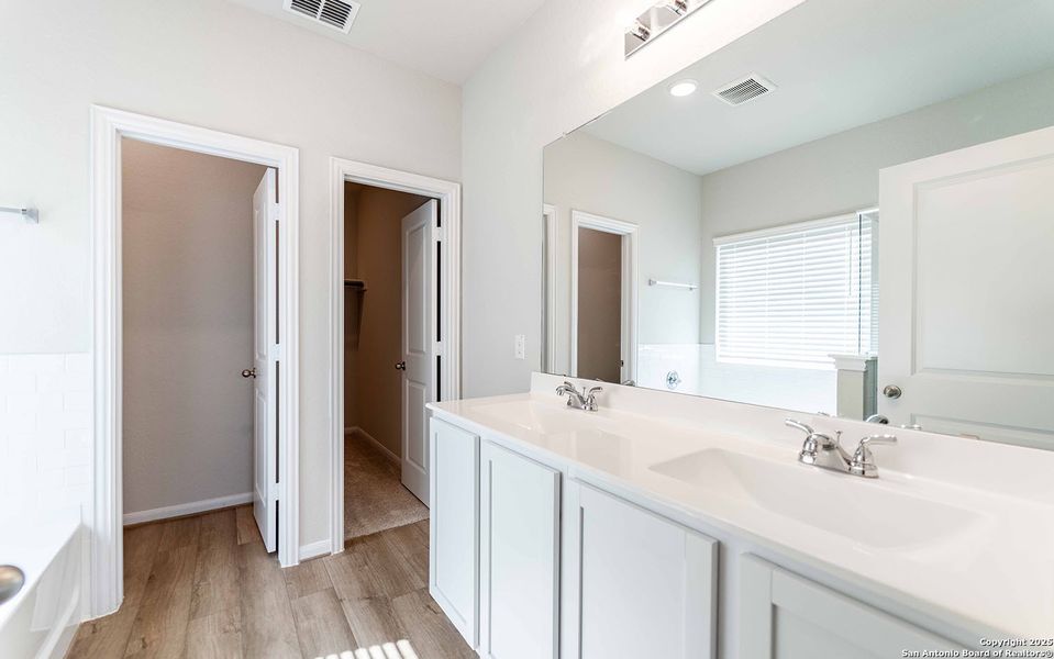 Furnished interior view inside a new home in Hennersby Hollow, San Antonio (Image 6). Furnished interior view inside a new home in Hennersby Hollow, San Antonio (Image 6).