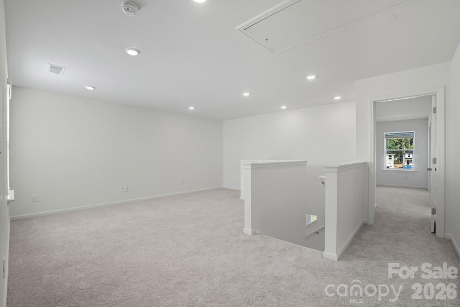 Spacious Loft at 2nd Floor