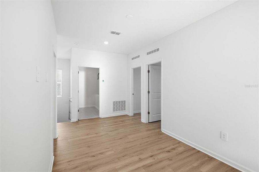 Spacious, unfurnished interior of a new home in , Debary (Image 31).