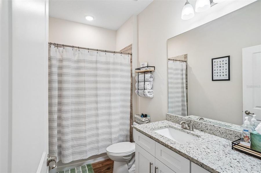Furnished interior view inside a new home in , Umatilla (Image 10).