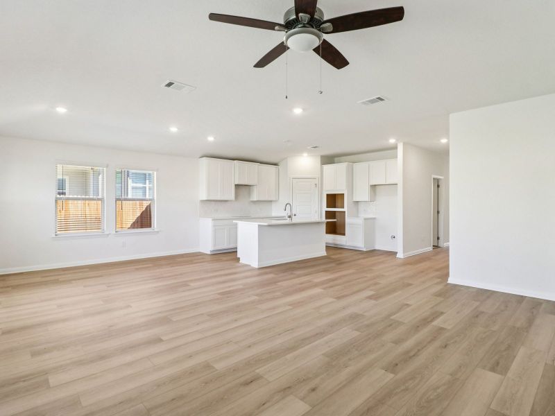 Spacious, unfurnished interior of a new home in Sagebrooke - Classic Series, San Antonio (Image 15).