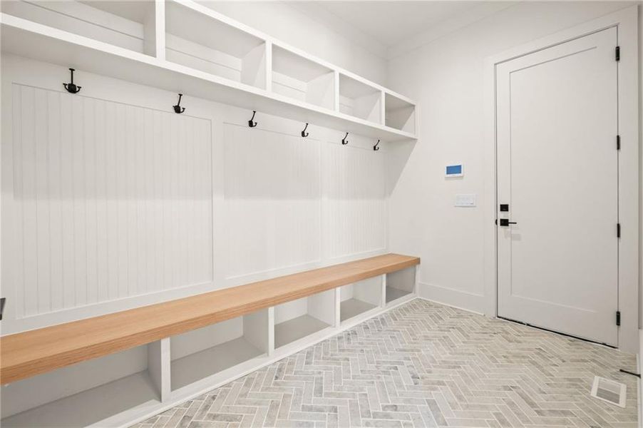Spacious, unfurnished interior of a new home in , Marietta (Image 69).