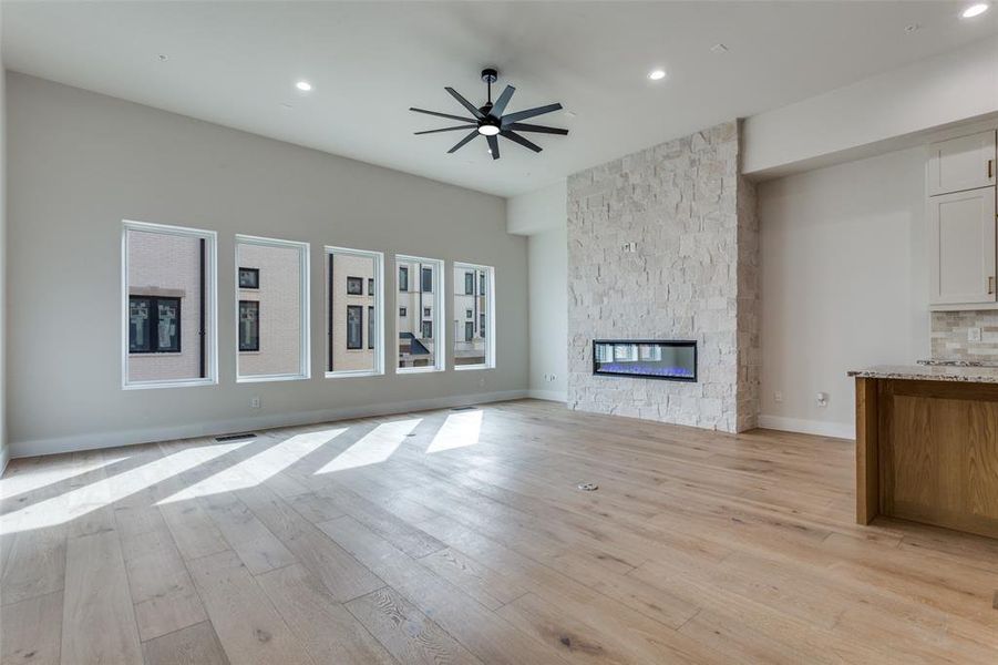 Spacious, unfurnished interior of a new home in , Grapevine (Image 20).