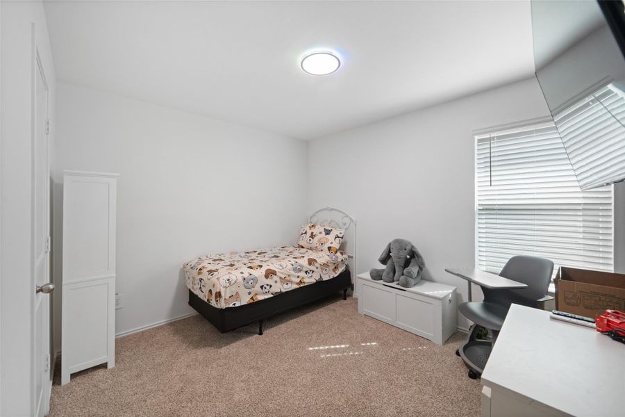 Good sized secondary Bedroom. Good sized secondary Bedroom.