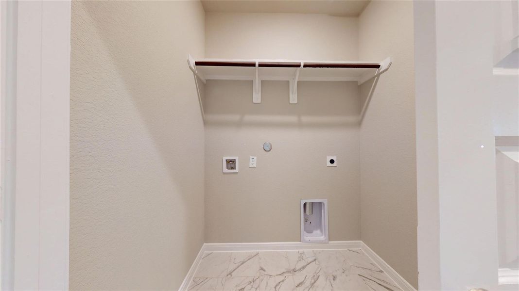 Spacious, unfurnished interior of a new home in , Willis (Image 19).