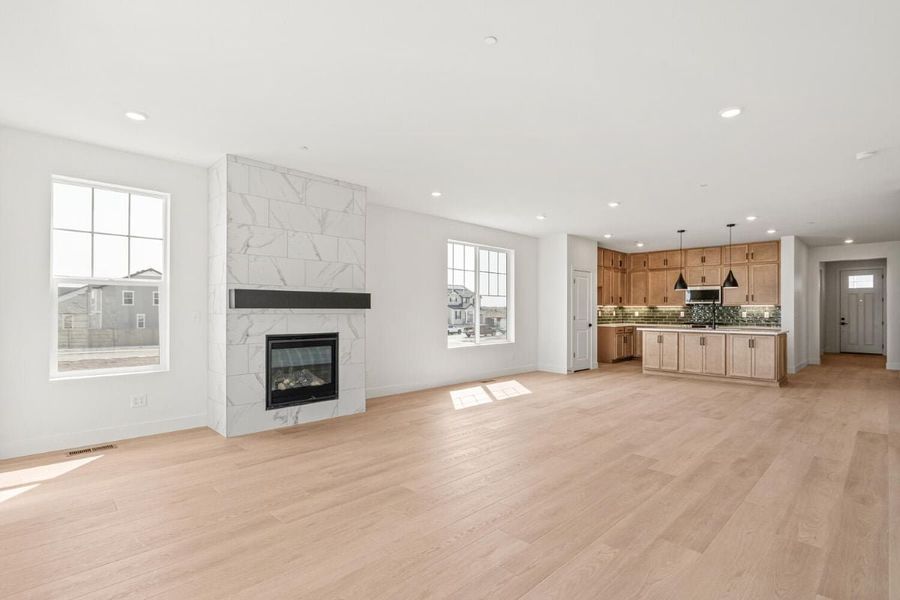 Spacious, unfurnished interior of a new home in The Nest Reserve at Canyon Creek, Erie (Image 11).