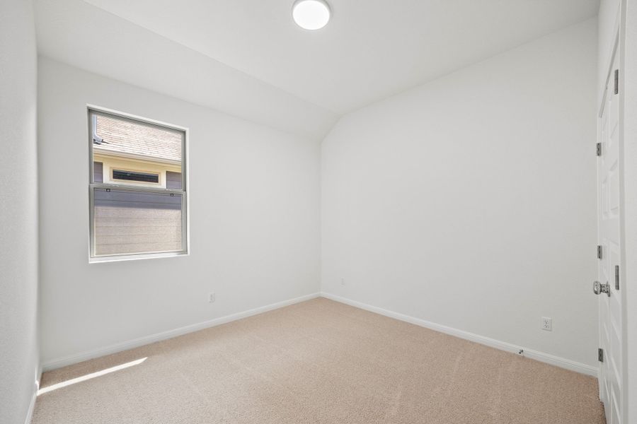Spacious, unfurnished interior of a new home in Trinity Ranch, Elgin (Image 26).