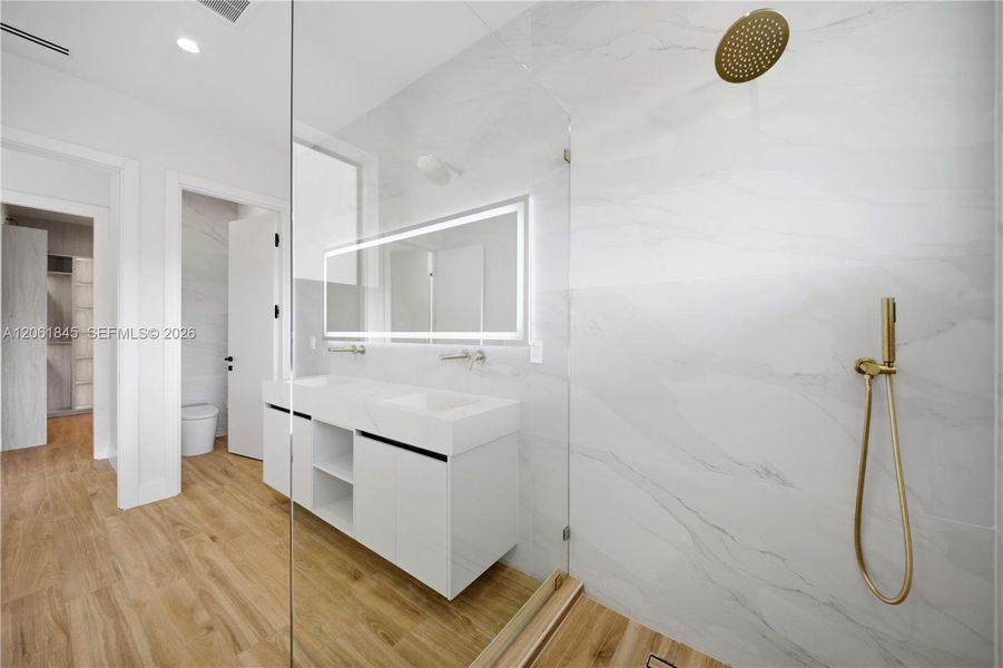 Furnished interior view inside a new home in , Fort Lauderdale (Image 8).