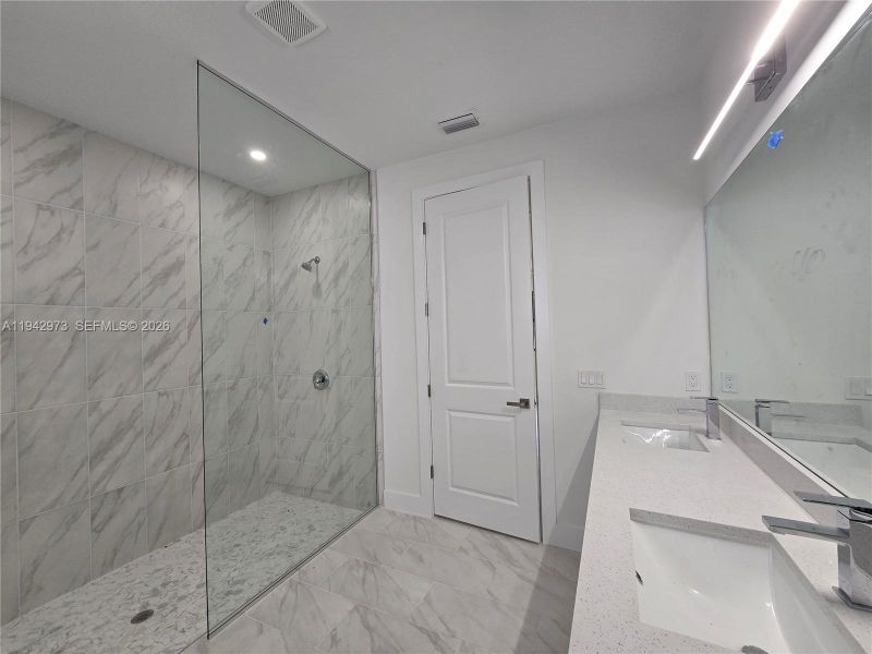 Furnished interior view inside a new home in , Lehigh Acres (Image 6).