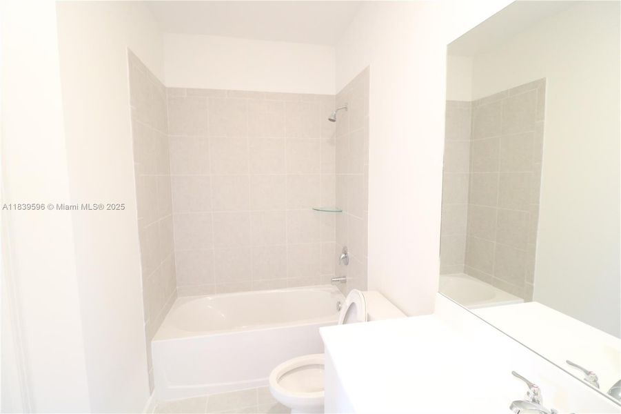 Entry level Full bath Entry level Full bath