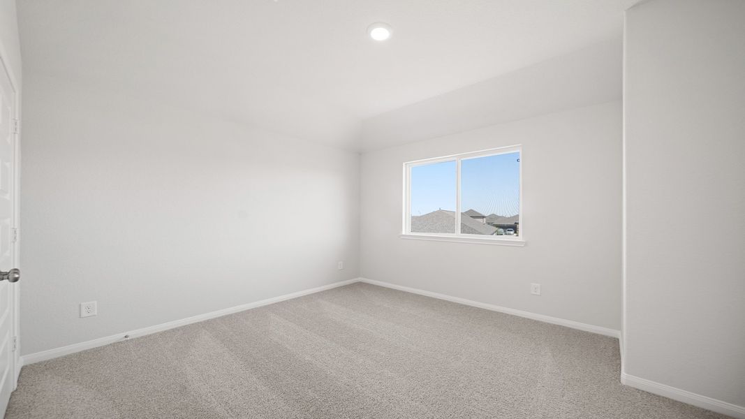 Representative unfurnished interior of a home built from the The Summit by Legend Homes in Bluestem, Brookshire (Image 24).