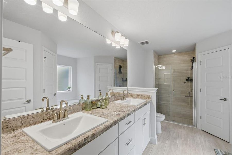 Furnished interior view inside a new home in Royal Highlands, Weeki Wachee (Image 35).