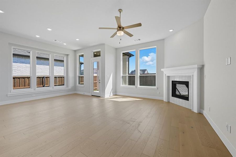 Spacious, unfurnished interior of a new home in Trinity Falls, McKinney (Image 15).