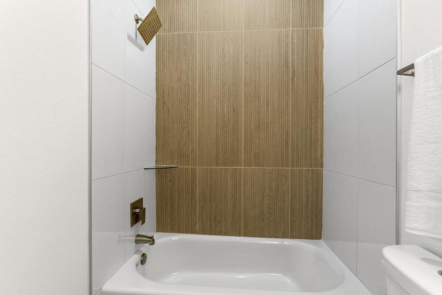 8846-97th-Ct-HigMedia-036-1280