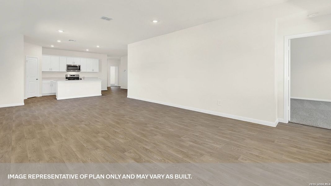 Spacious, unfurnished interior of a new home in Paramount, Kyle (Image 19).
