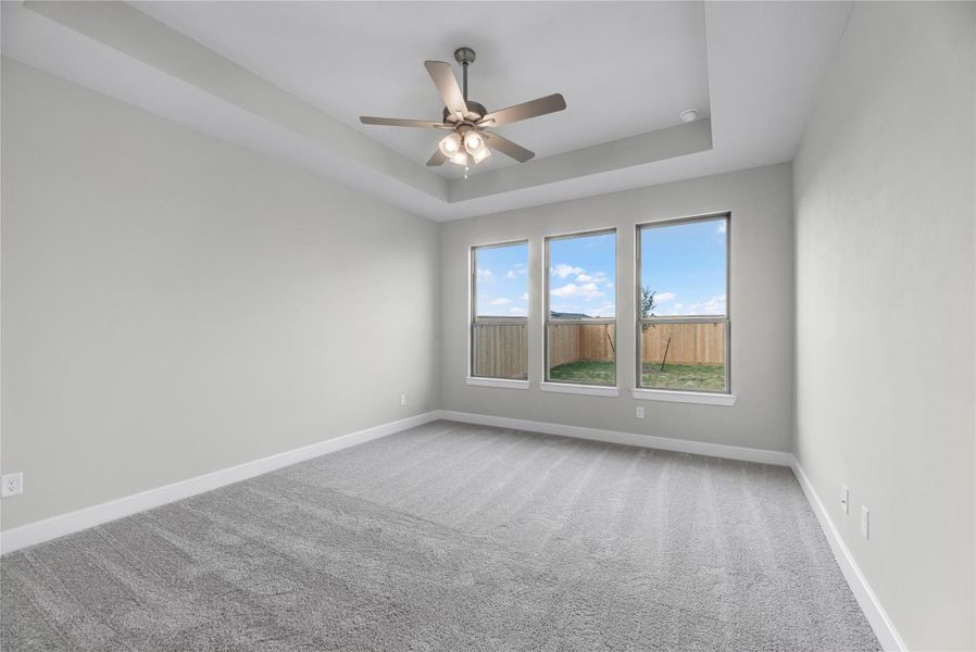 Representative image. Features, selections and colors may vary. Representative image. Features, selections and colors may vary.