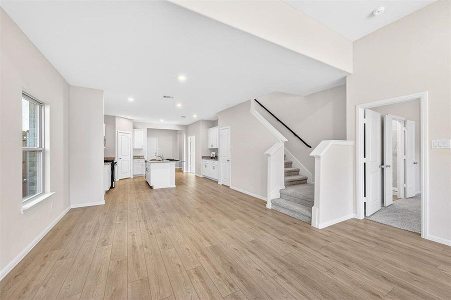 Spacious, unfurnished interior of a new home in Forest Park, Princeton (Image 17).